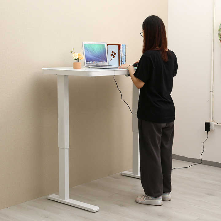 Smart desk with one electric motor 