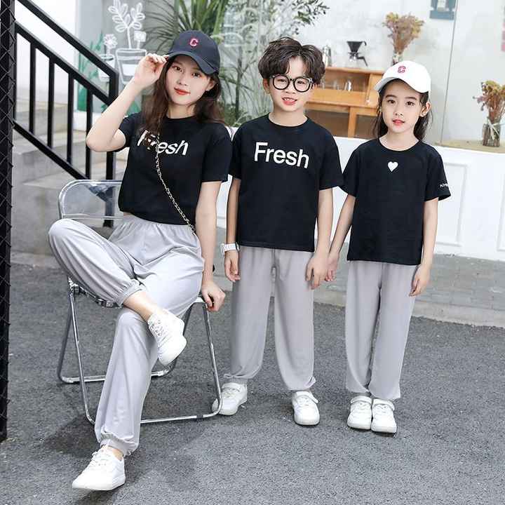 ملابس عائلية متطابقة بالجملة للأم والابنة ملابس عائلية مخصصة للأبوين والطفل ملابس عائلية متطابقة Wholesale Matching Family Outfits for Mother and Daughter Custom Family Outfits for Parents and Kids Matching Family Outfits