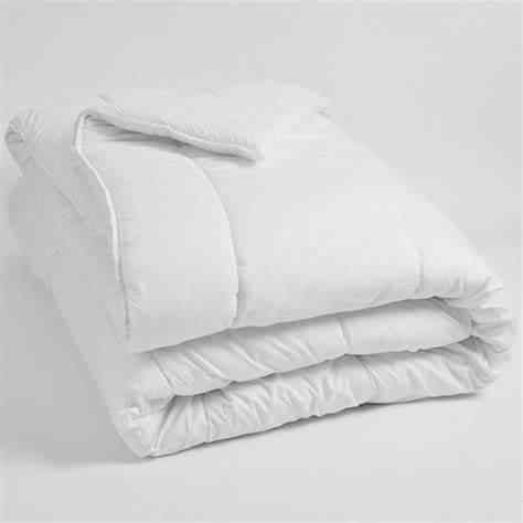 بطانيات وفرو من صوف