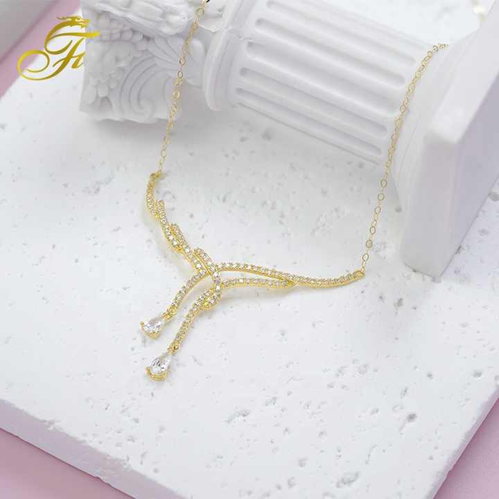 قلادات نسائيه بسيطة من الذهب