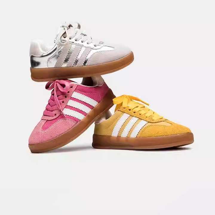 Spring and autumn sports training shoes for girls. 