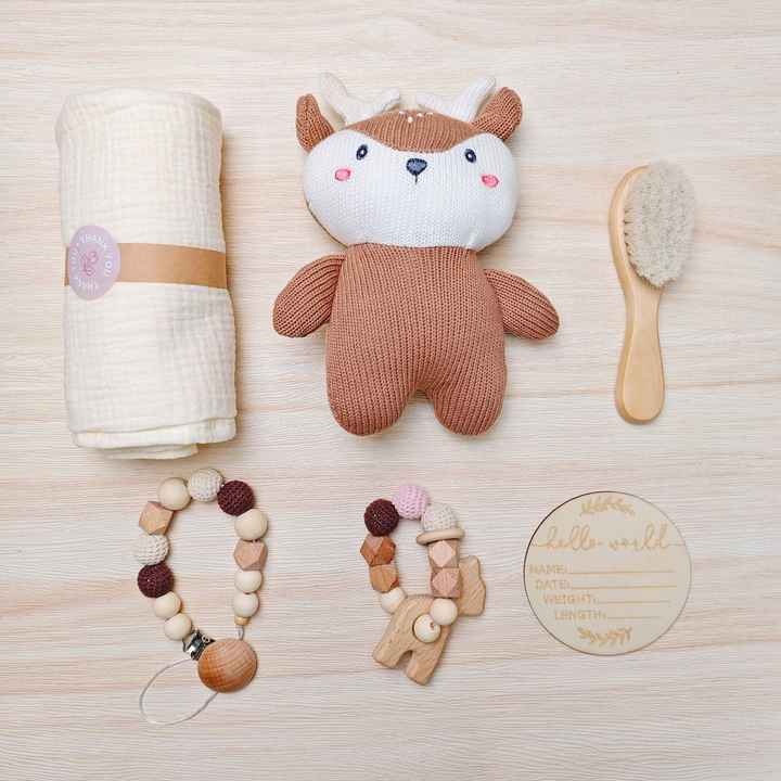 Luxury Newborn Gift Set Bath Gift Set Wooden Toys Bath Toy Brush Muslin Blanket Gift Box 