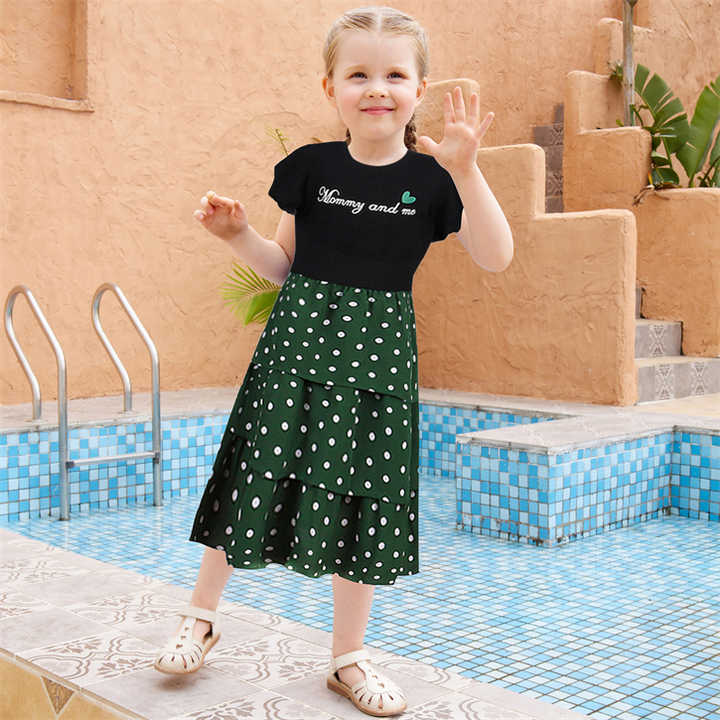 Mother and Daughter Outfits, Mom and Daughter Letter Print Mommy and Me T-Shirt Polka Dot Skirt 2 Piece Family Matching Outfits for Girlsزي للأم والبنت, زي للأم والابنة مطبوع عليه حروف لأمي وأنا تي شيرت بتنورة منقطة 2 قطعة طقم ملابس عائلية للبنات