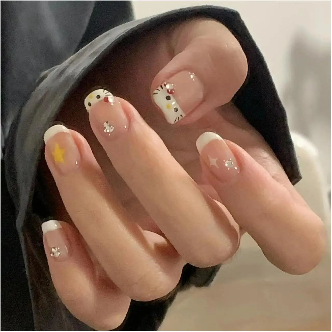 nails - fingernails 