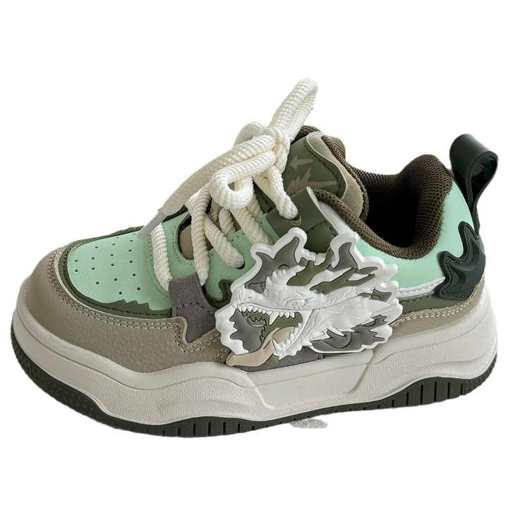 أحذية أطفال خريف . Autumn New Year of the Dragon