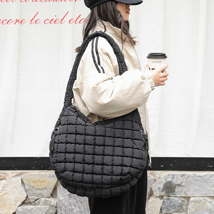 Women's handbags 