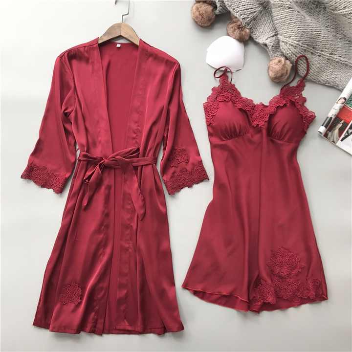 Women's sleepwear 