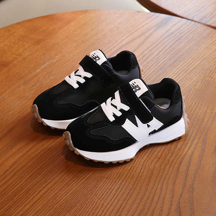 New Fashion Kids Popular PU Running Shoes Lightweight. 
