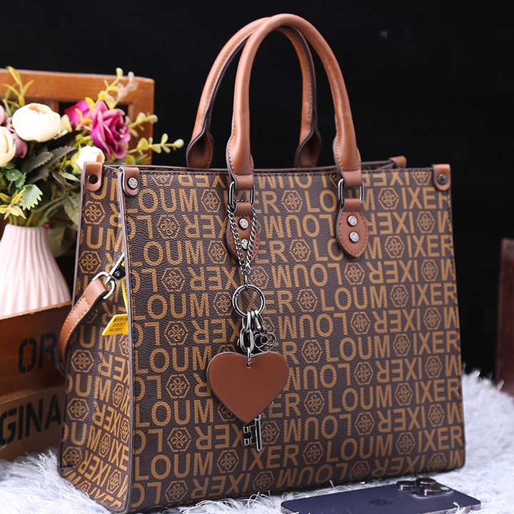 Stylish Large Capacity Leather Plastic Zipper Handbag 