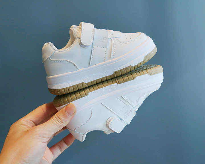 Comfortable and soft boys' sports shoes 