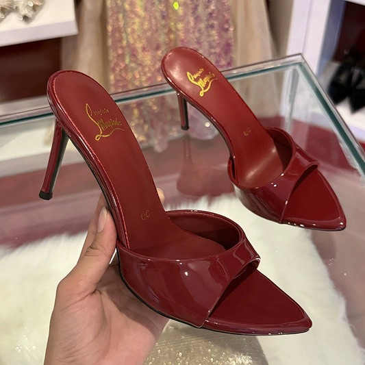 كعب نسائي طويل