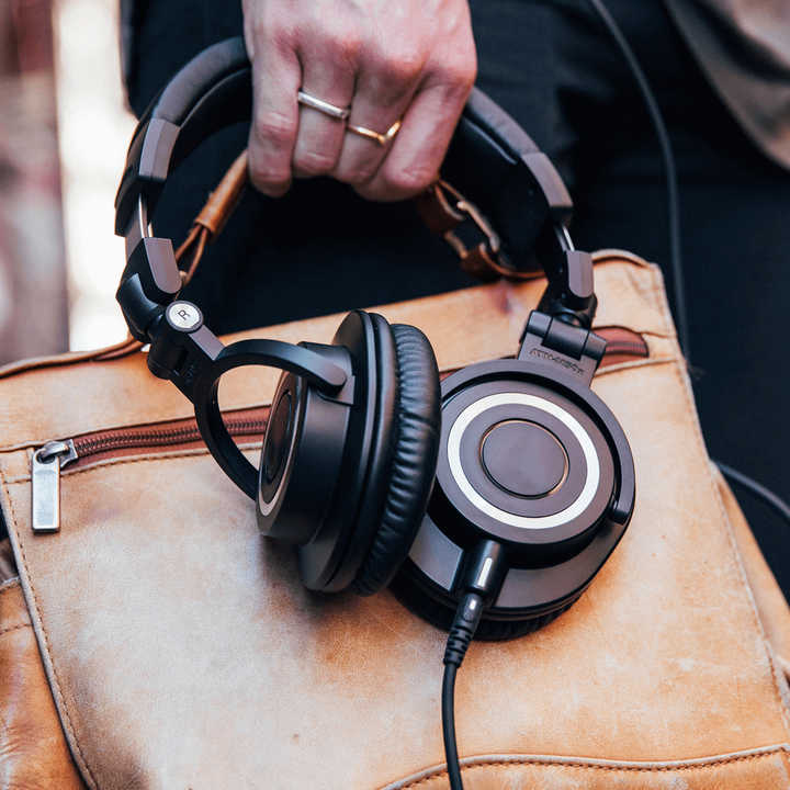 Headphones 