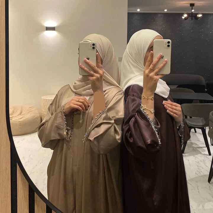 عبايه نسائيه ملونه و انيقه