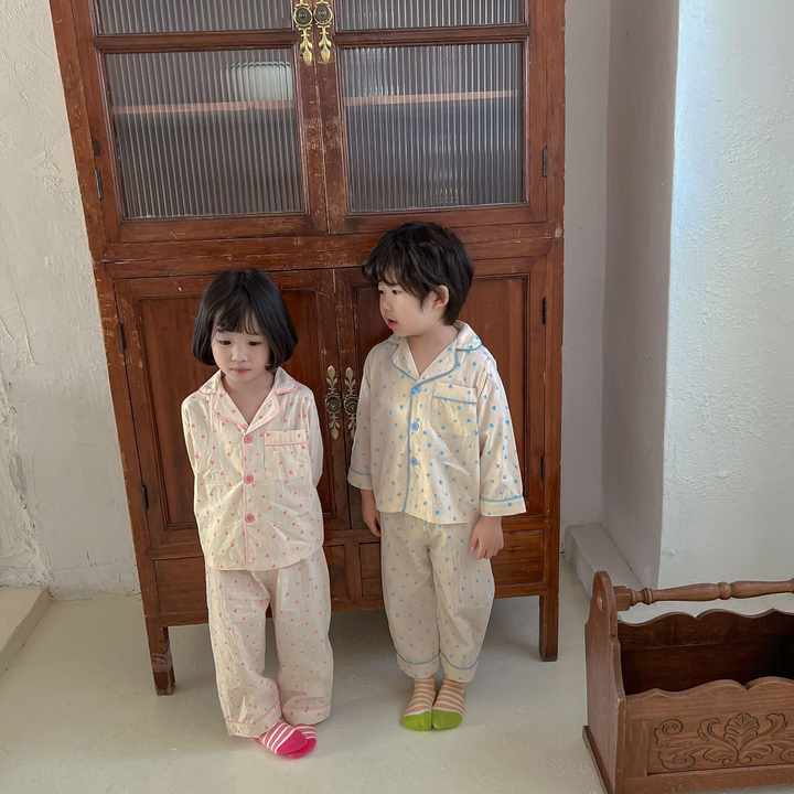 Long sleeve children's sleepwear 