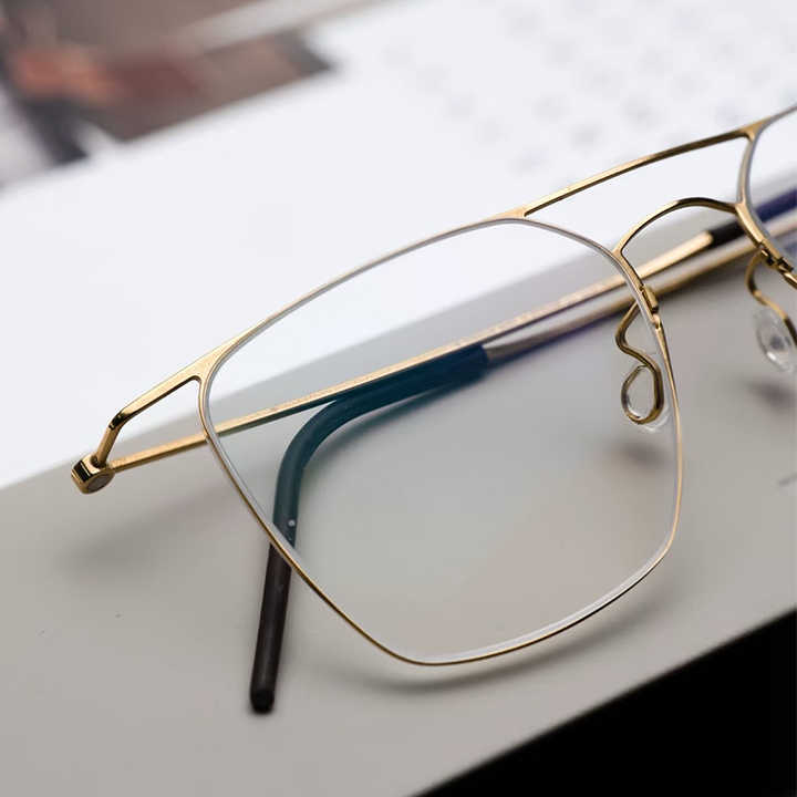 Ultralight titanium eyeglass frame 