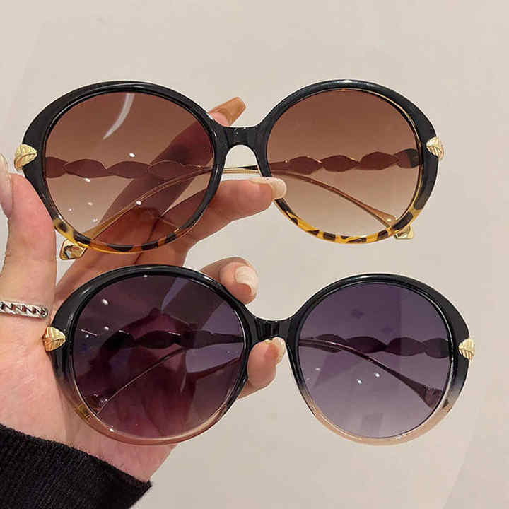 Fashionable ladies sunglasses 