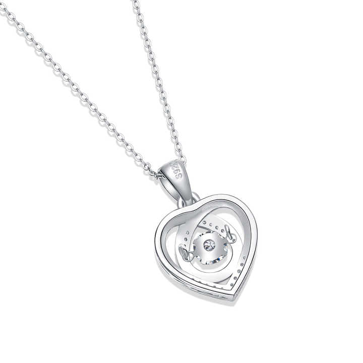 Elegant women's necklace 