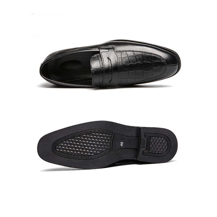 حذاء رسمي من المصمم الإيطالي