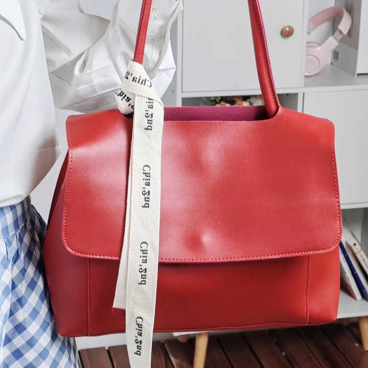 Women's handbags 