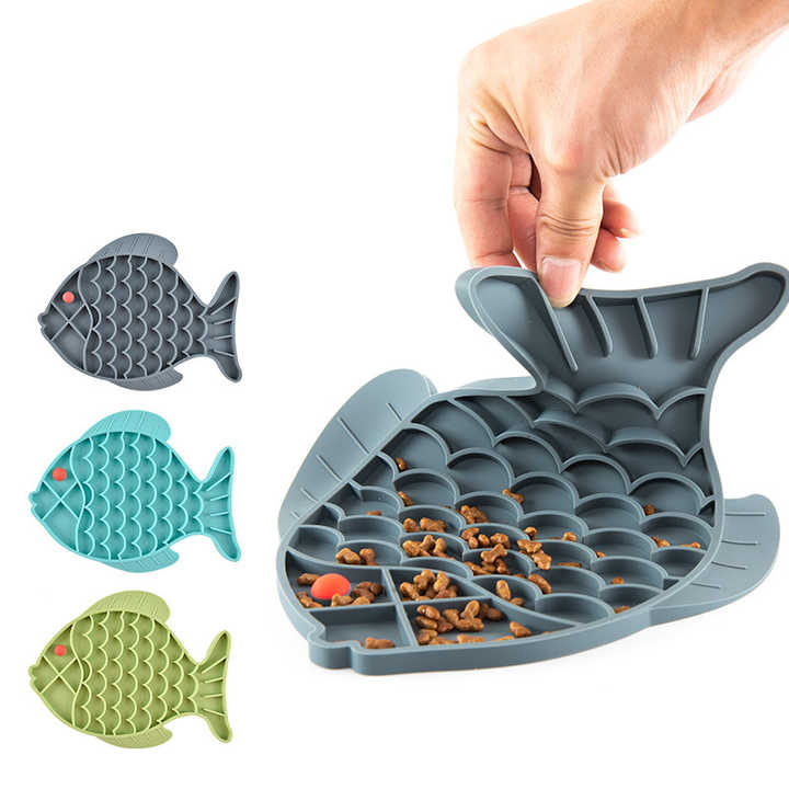 Dropshipping Fish Shape Silicone Dog Licking Toy. 