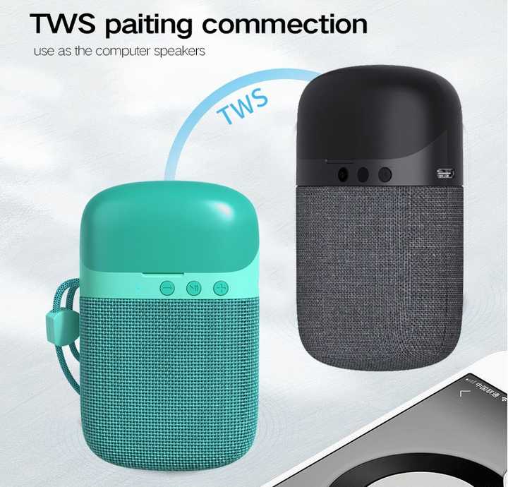 Stereo headphones with wireless charging case 