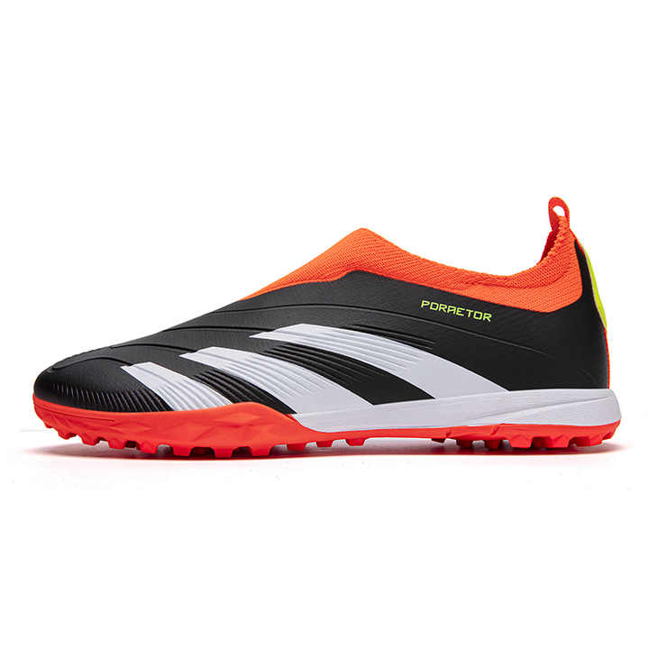 Breathable soccer training shoes 