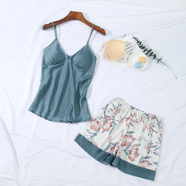 Women's sleepwear 