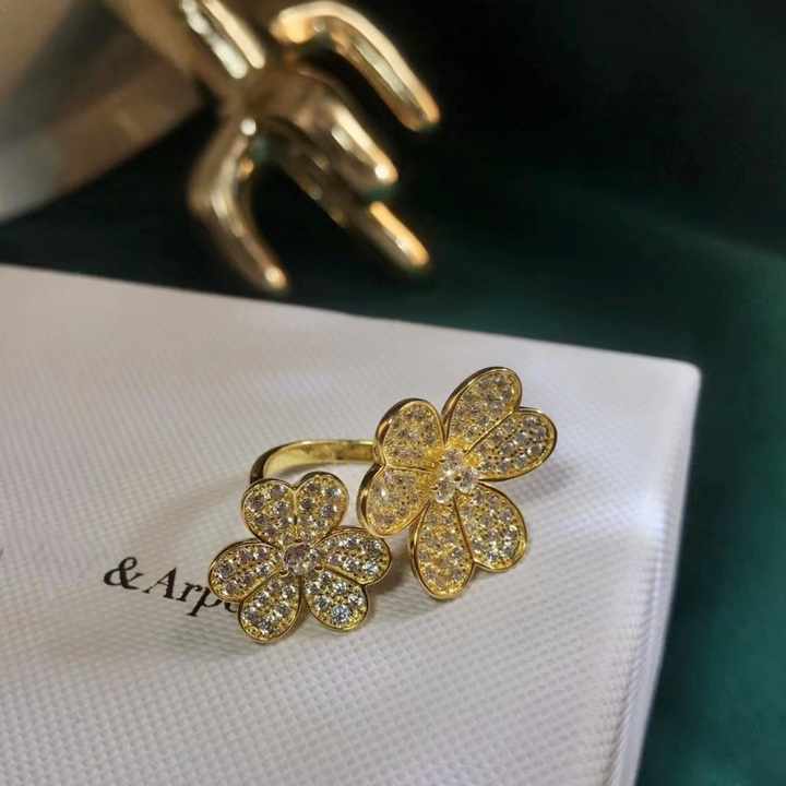 Women's ring