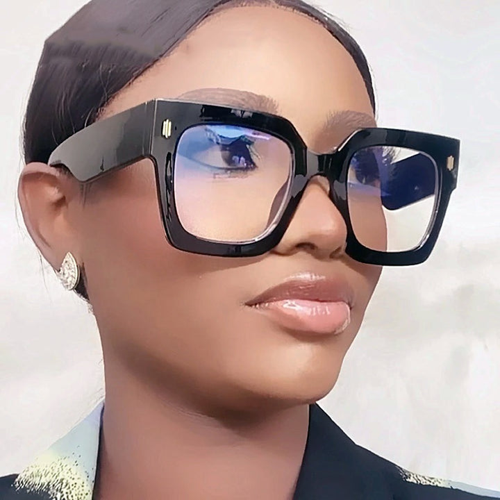 نظارات طبيه نسائيه