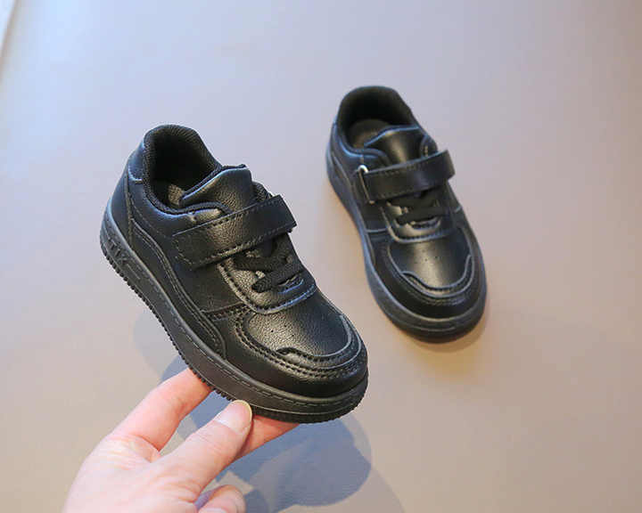 Comfortable and soft boys' sports shoes 