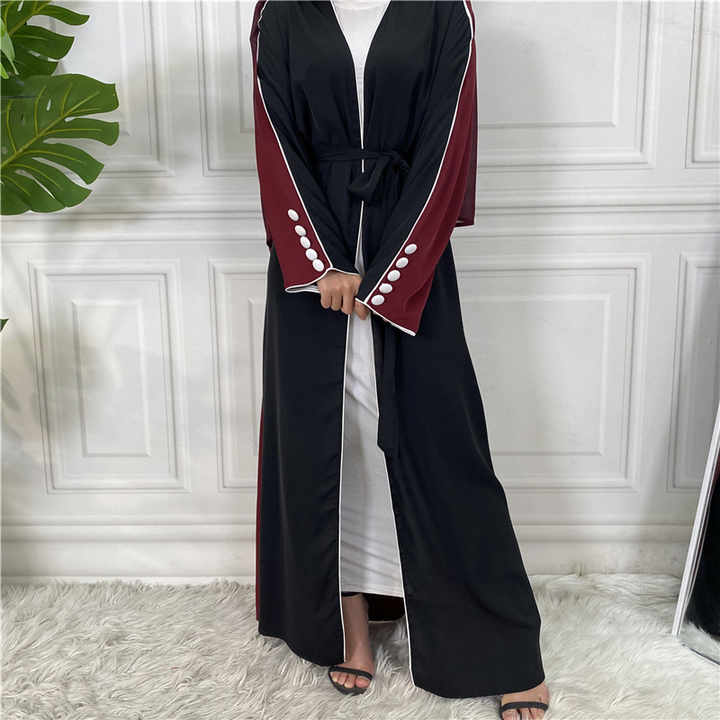 Black women's abayas 