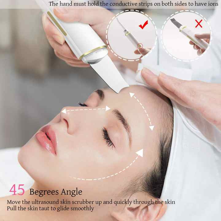 Ultrasonic skin cleaning device 