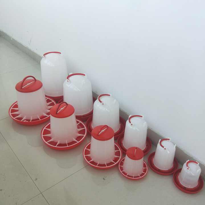 Animal supplies, bowls and feeders 