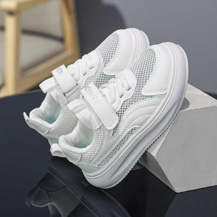 أحذية رياضية كاجوال خفيفة الوزن من القماش . Boys and Girls Casual Lightweight Mesh Sneakers