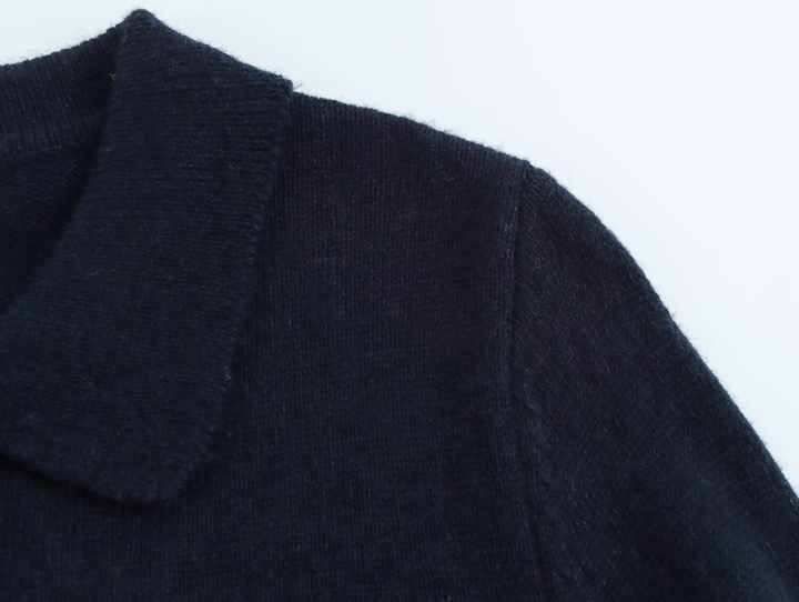 Knitted cardigan with sleeves