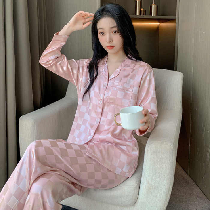 Women's sleepwear 