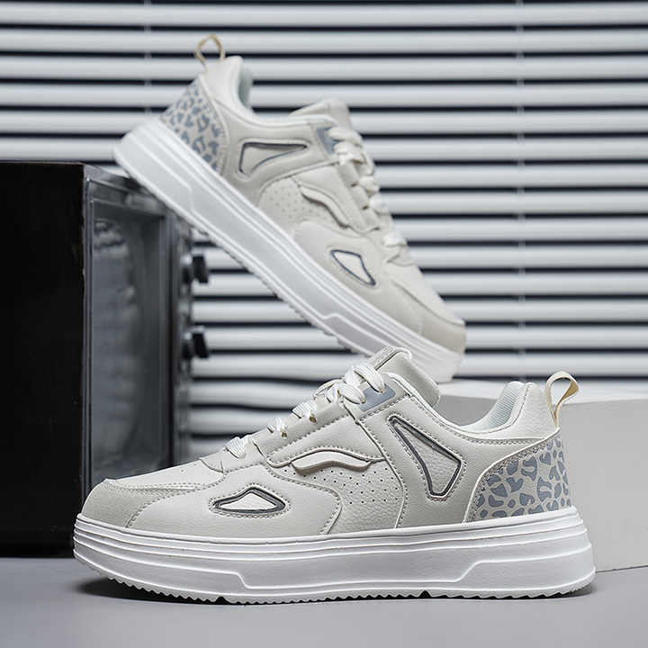 Women's sneakers 