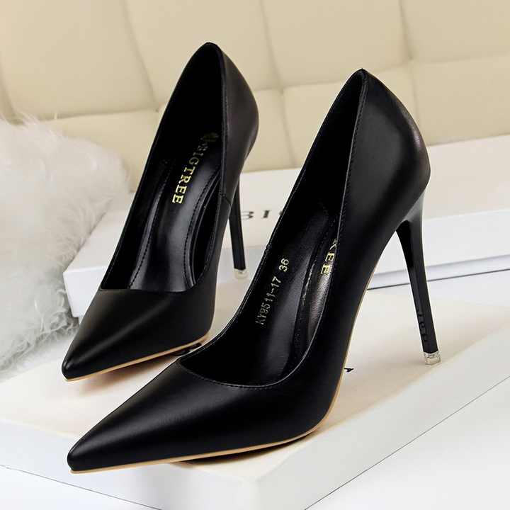 Simple and fashionable stiletto heels for women 