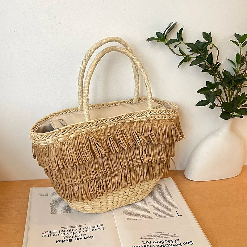 Stylish woven handbags for women 