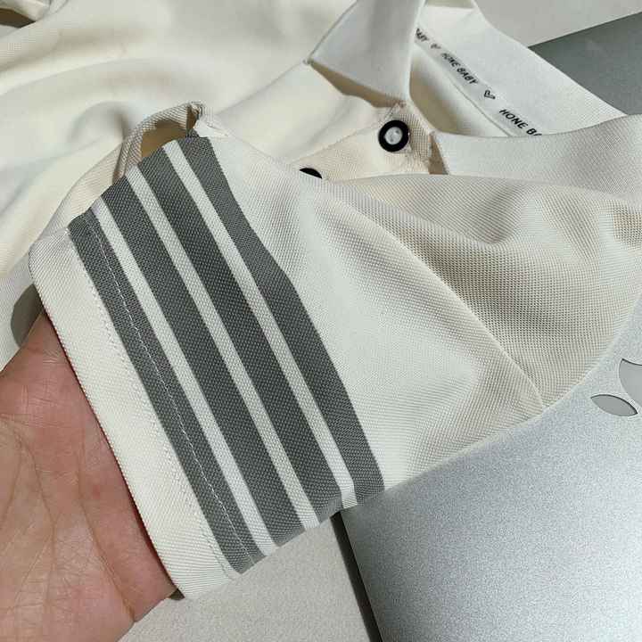 قميص أطفال صيفي جديد بأكمام قصيرة . New Summer Children's Short