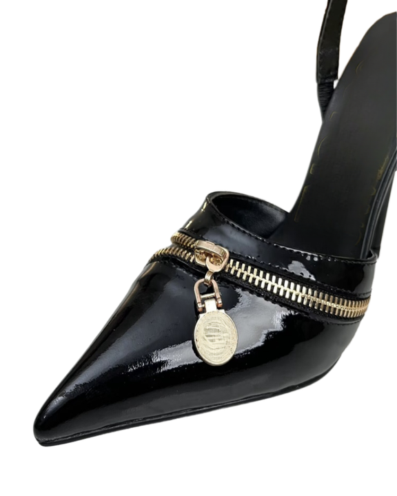 high heel shoes 