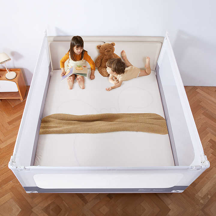 Adjustable and foldable side rails for baby safety from the bed, made from genuine components. 