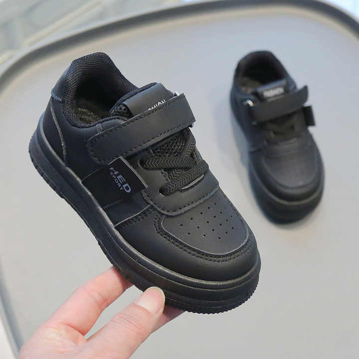 New High Quality Flat Children's Sneakers. 