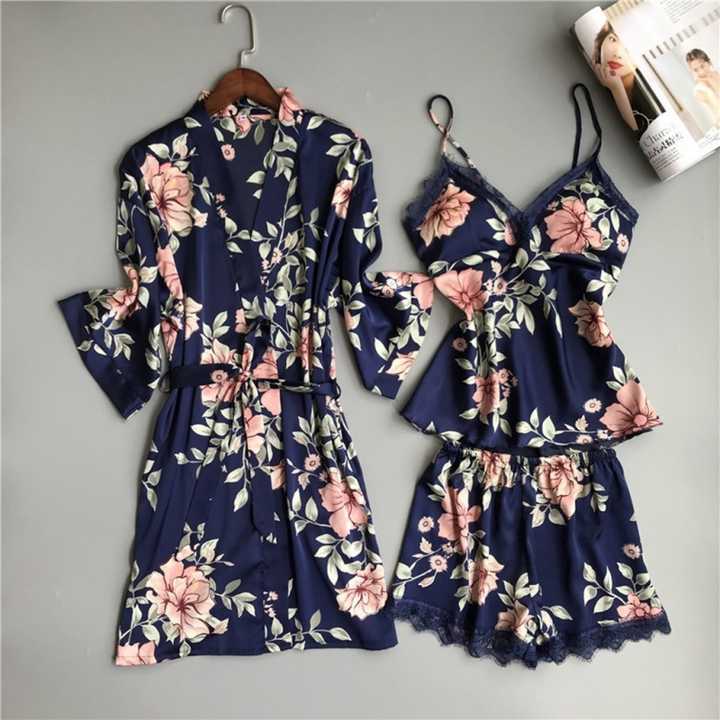 Women's sleepwear 