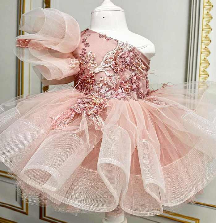 فستان بنات قصيرة مزينة بالزهور