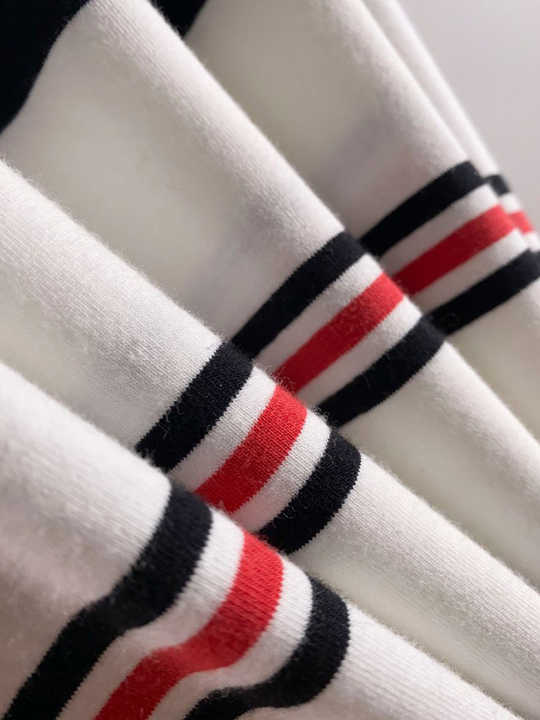 Stylish and comfortable summer sportswear