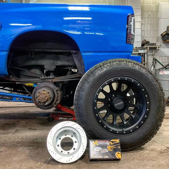 Brake pads, suspension and brake system 