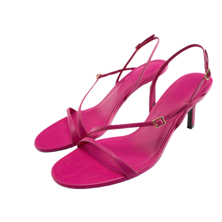 كعب نسائي مثير ذات أشرطة ضيقة