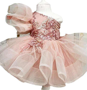 فستان بنات قصيرة مزينة بالزهور