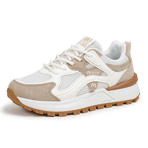 Women's sports shoes 